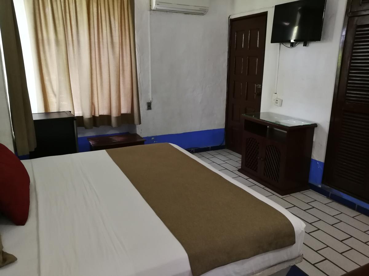 Hotel Hacienda De Melaque ซาน พาทริชิโอ เมลาเก ภายนอก รูปภาพ